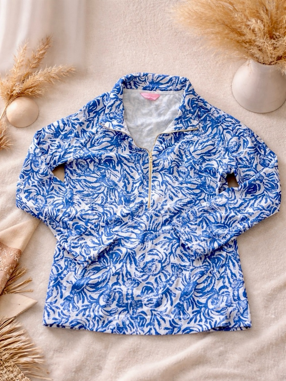 Lilly Pulitzer Blue and White Lobster Pullover in Resort White size xs